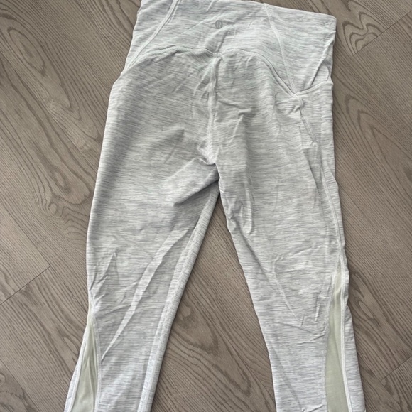 LULULEMON Train Times 7/8 Ice Grey 25" Leggings Size 8 - Picture 6 of 6